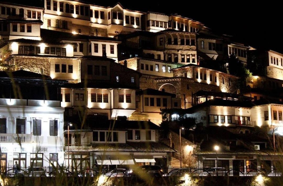 Magda Studio In Berat Center Buitenkant foto